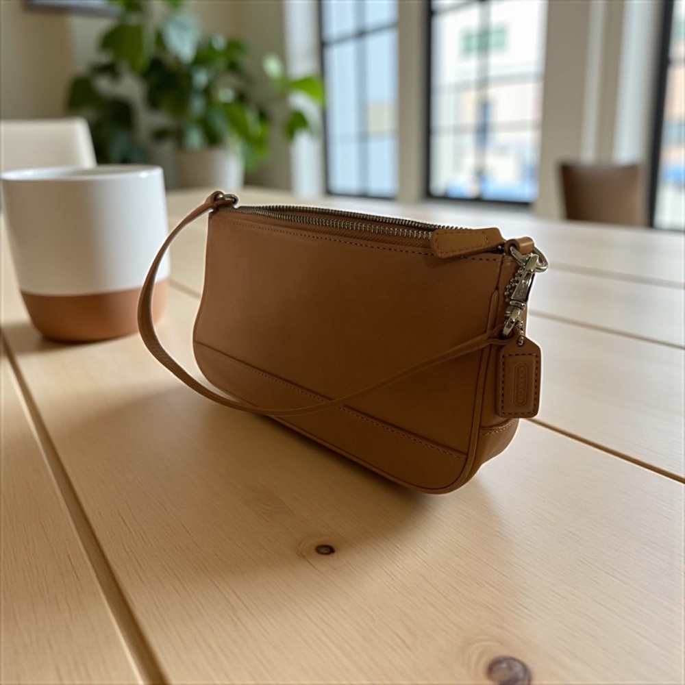 Coach leather mini bag - camel color